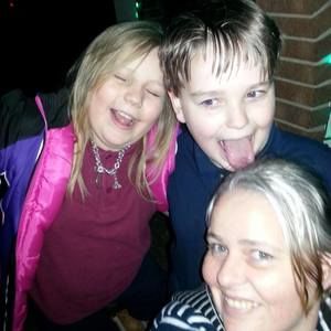 Meet your Posher, Elizabeth